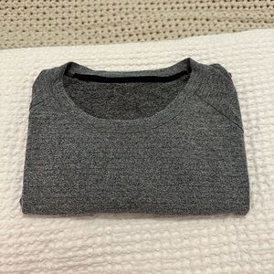 Men’s Lululemon License to Train Relaxed-Fit Short sleeve shirt - Dark Gray